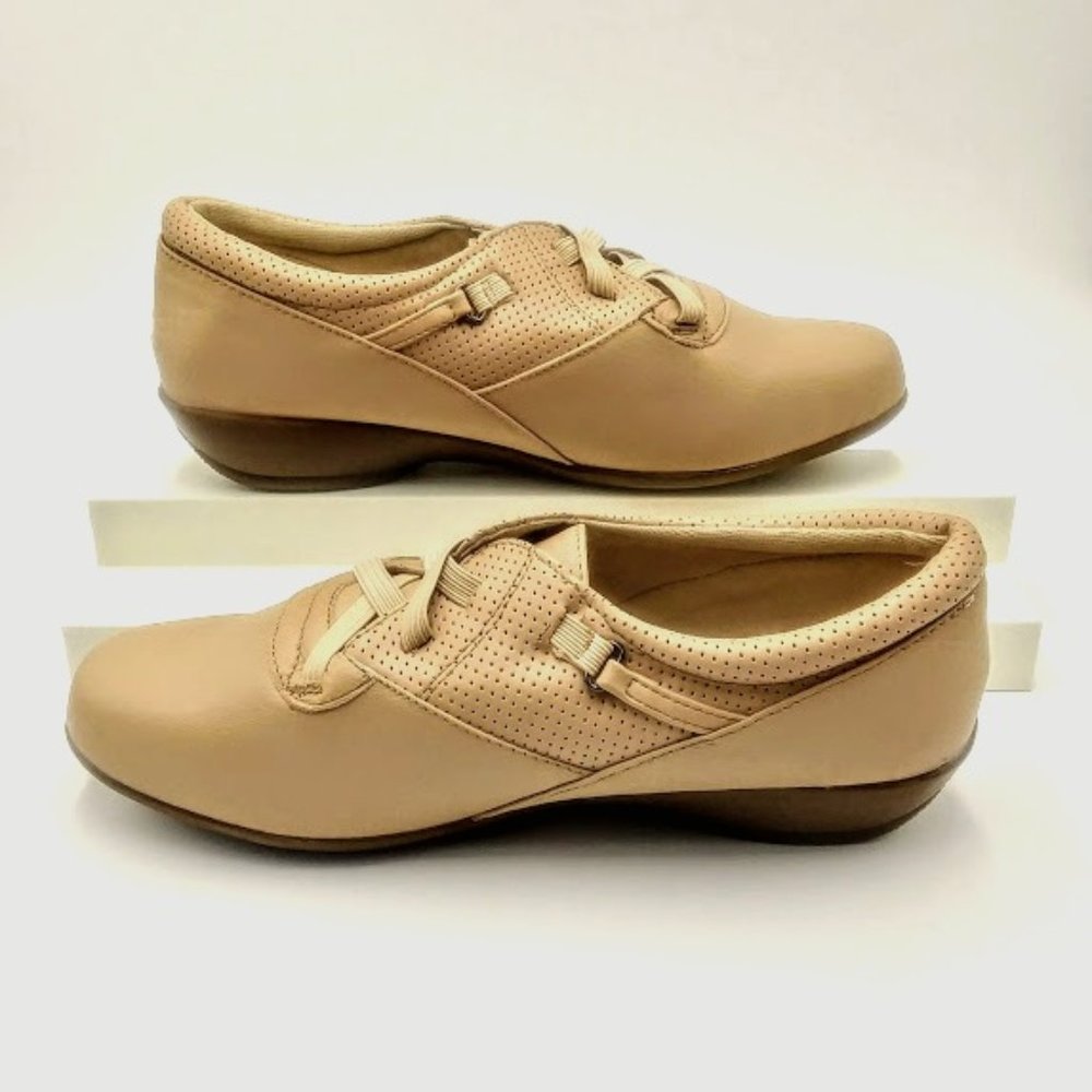 EASY ON SLIP ON SHOE*CAMEL COLOR*BEACON BRAND*WOMEN SIZE 7W*